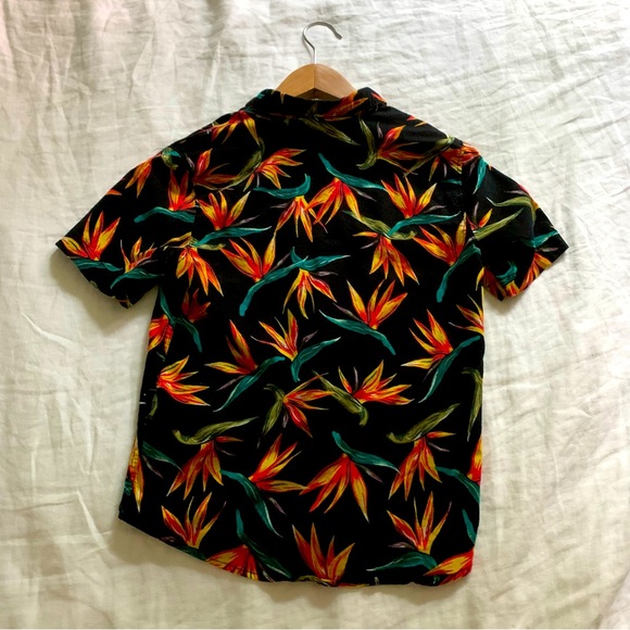 Old Navy Boys Floral Birds Of Paradise Tropical Summer Beach Button down - Picture 4 of 4